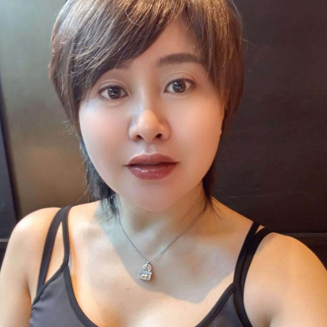 红岩爆囊服饰(尚城国际B座店)官方号