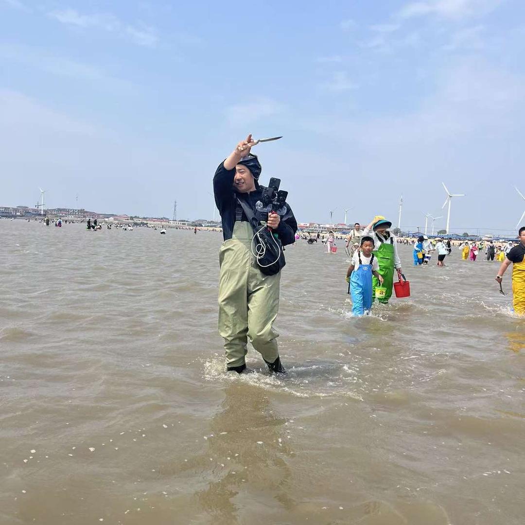 鲅鱼圈张扬带赶海