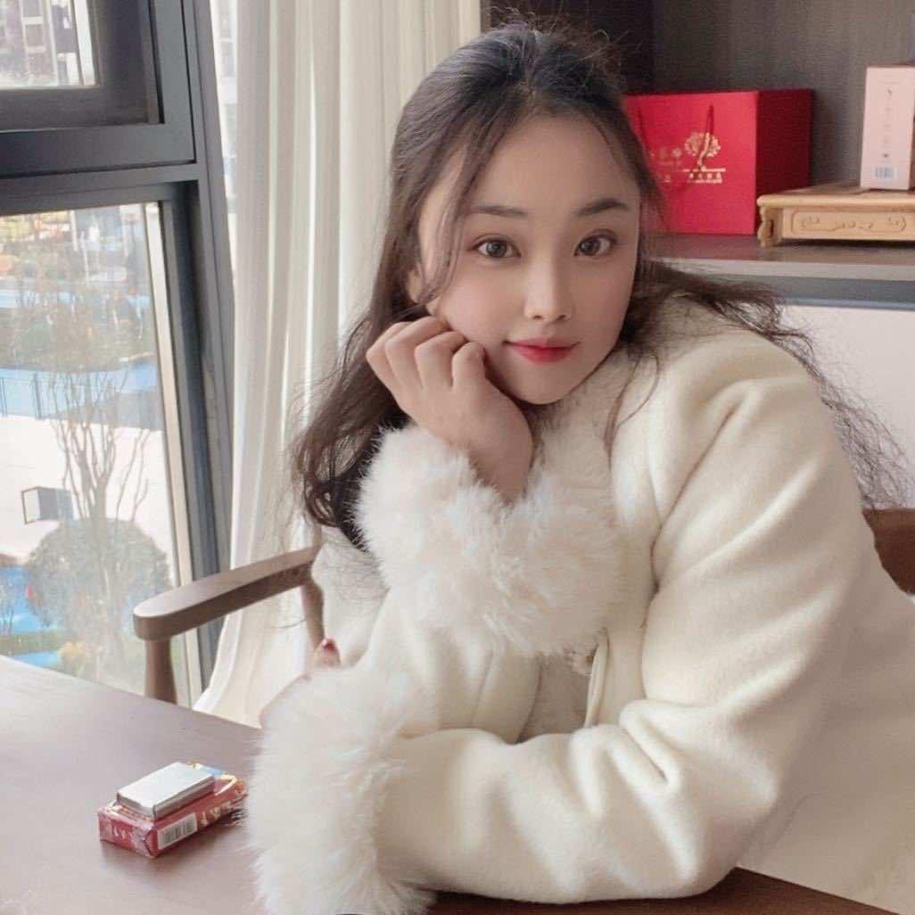 武胜沿口姗姗美甲