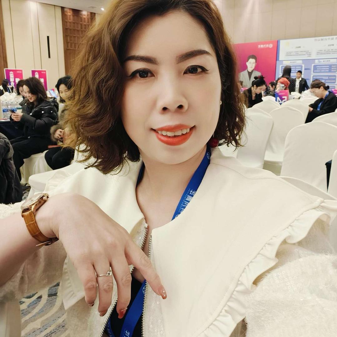 阿克苏花陌大码女装