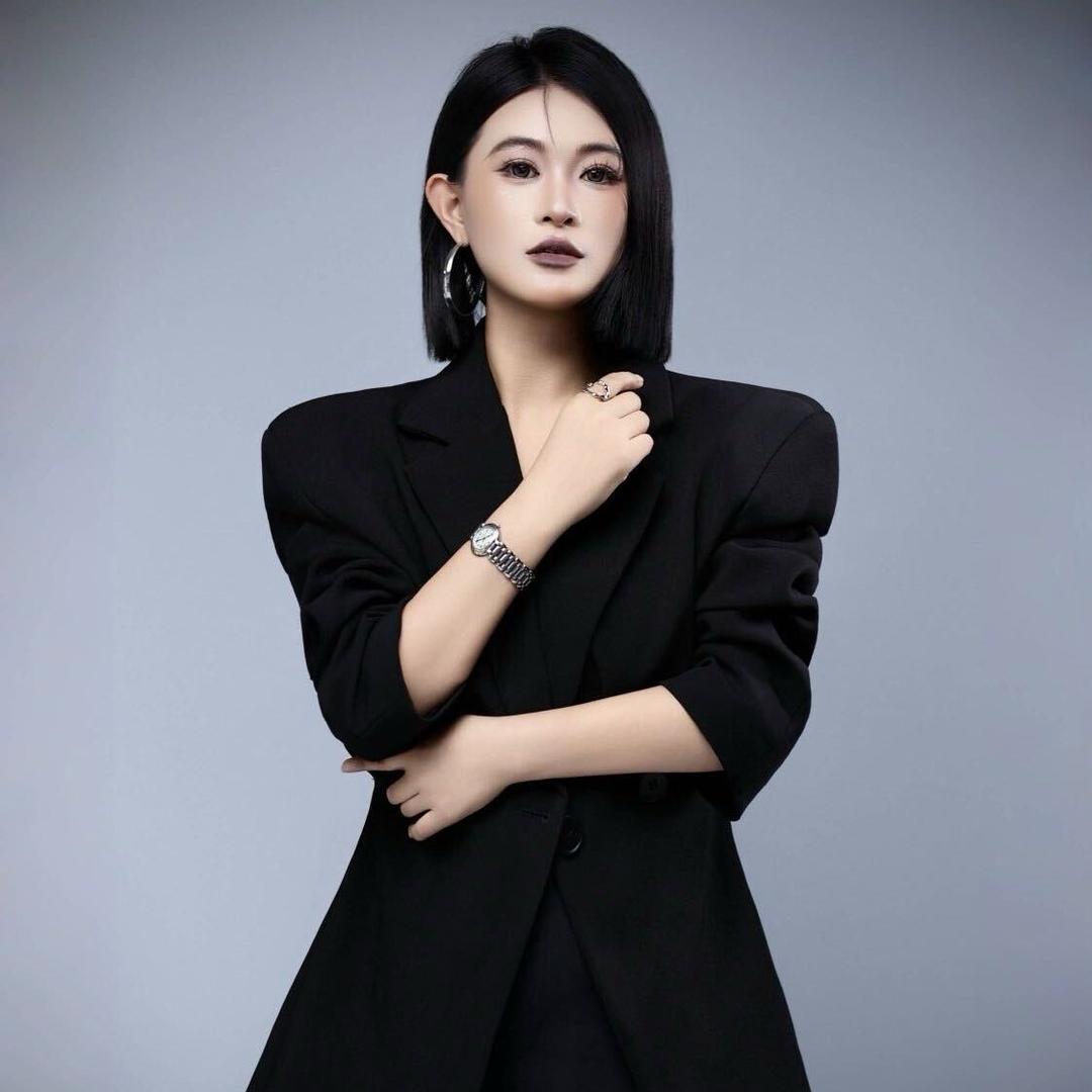 金秋创影美妆培训学校UU老师