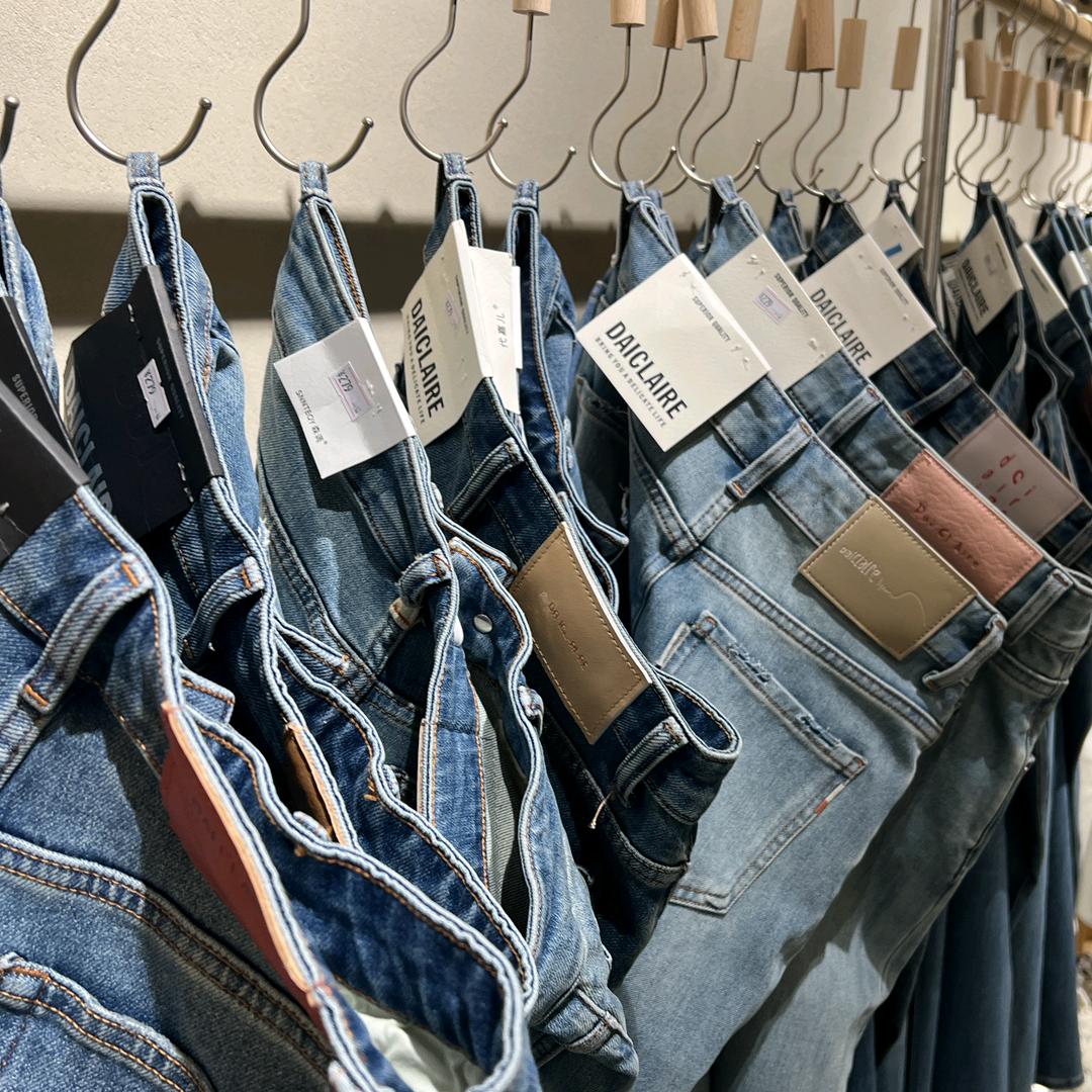 东营牛仔裤专卖 （代家 花匣子 右单元）