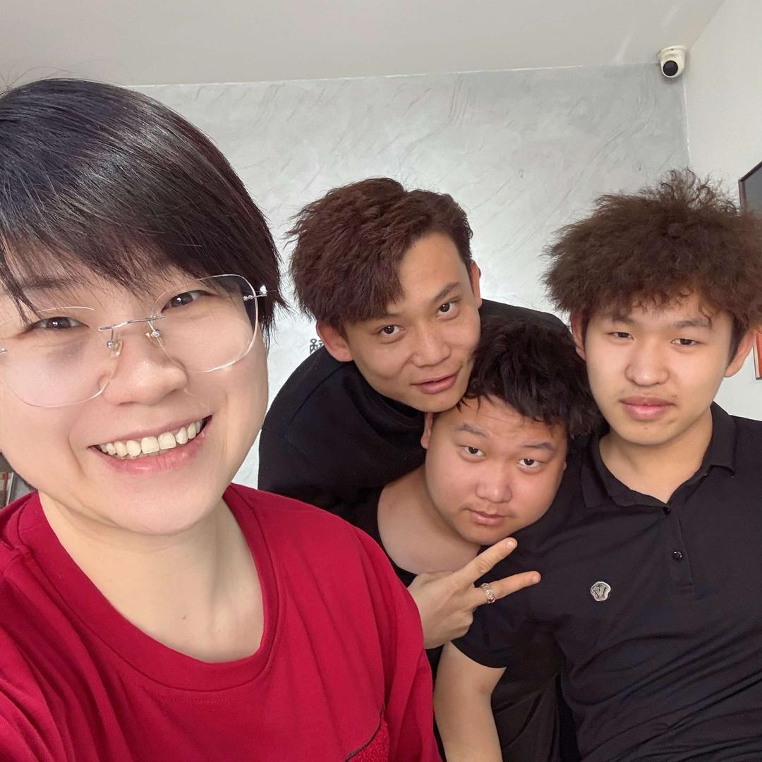 安仔妈妈的戏精们