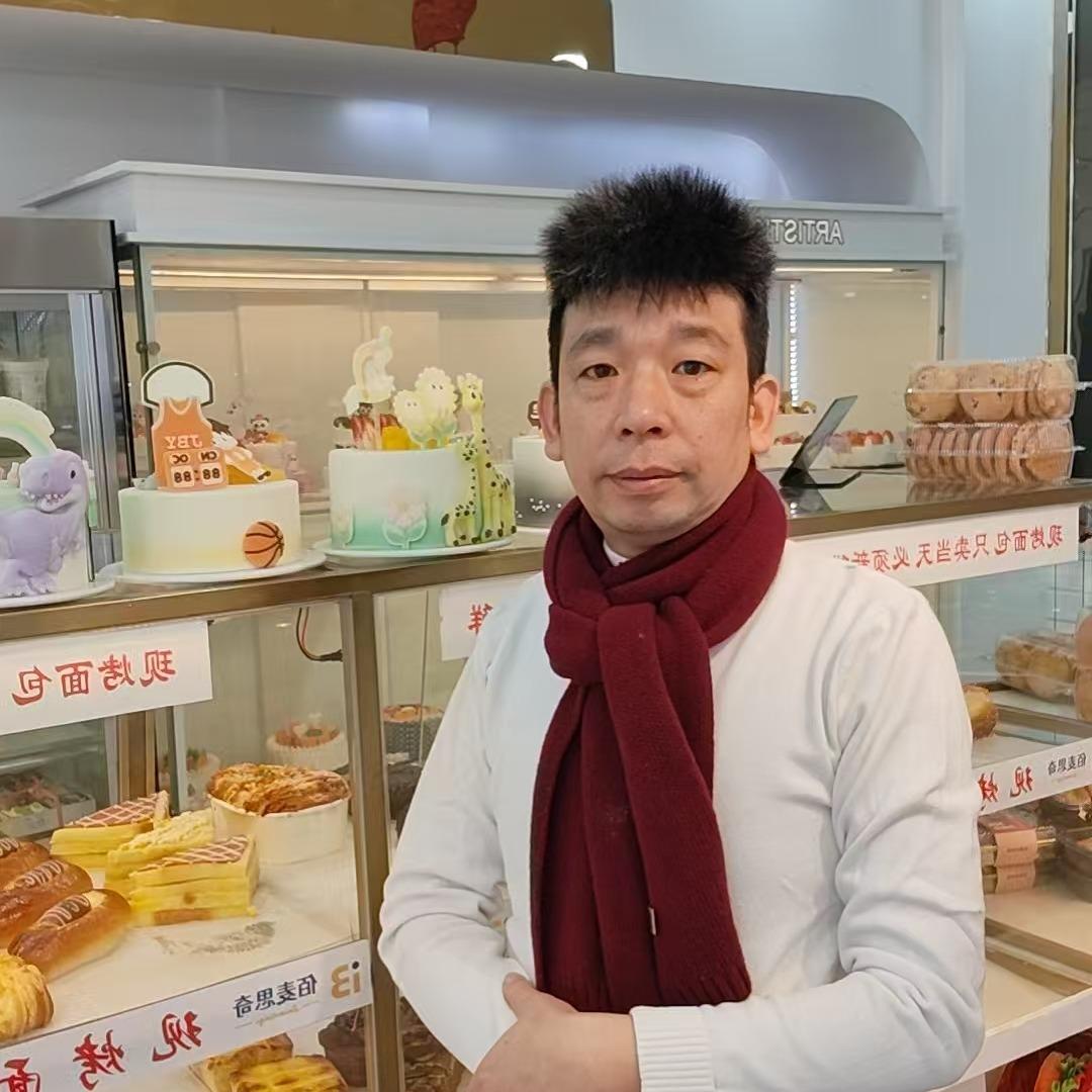老黄有个甜甜圈🍩