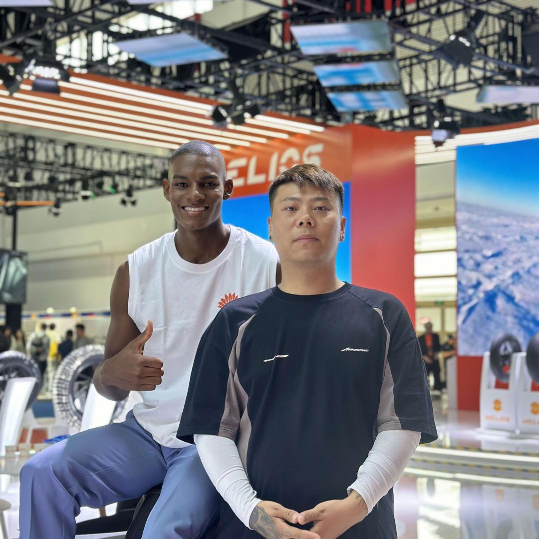 大同接发染发王子凌霄