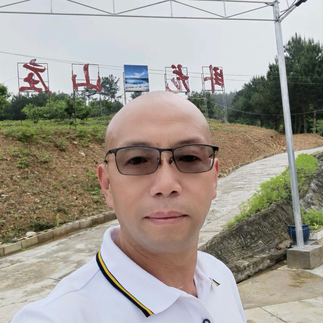 龙里县卧龙山庄农家乐