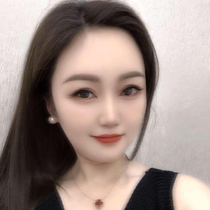 珠宝小姐姐