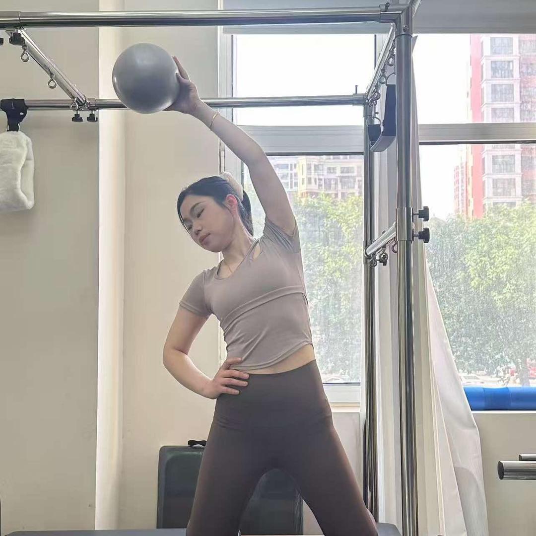 乔韵瑜伽普拉提—岩岩老师