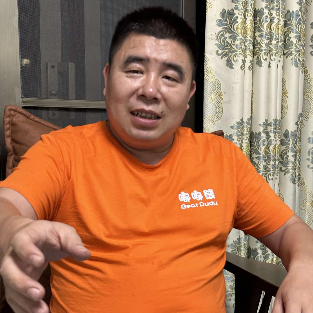 嘟嘟熊    熊大玩汽车内饰