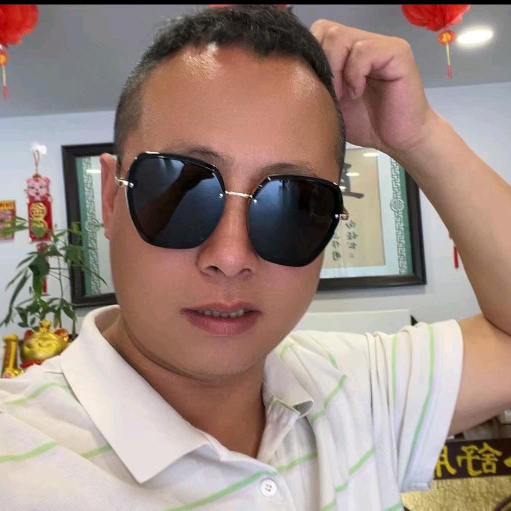 譚旭建