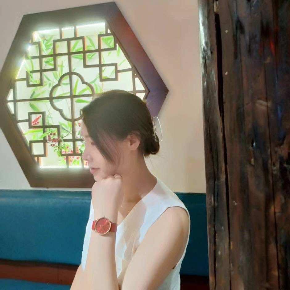 信阳芋说甜品店老板娘