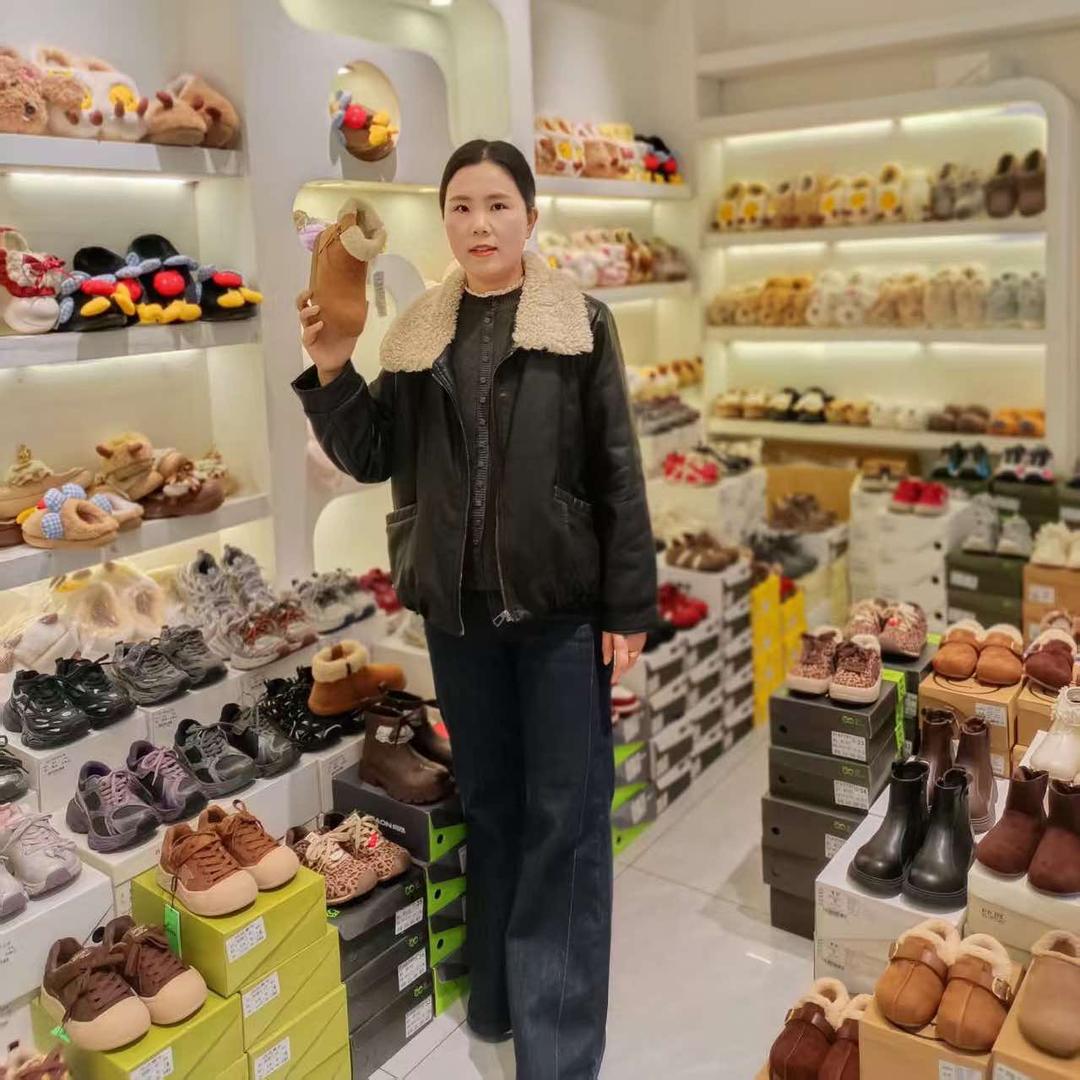 吖吖潮品童鞋店（翔海金街）官方号