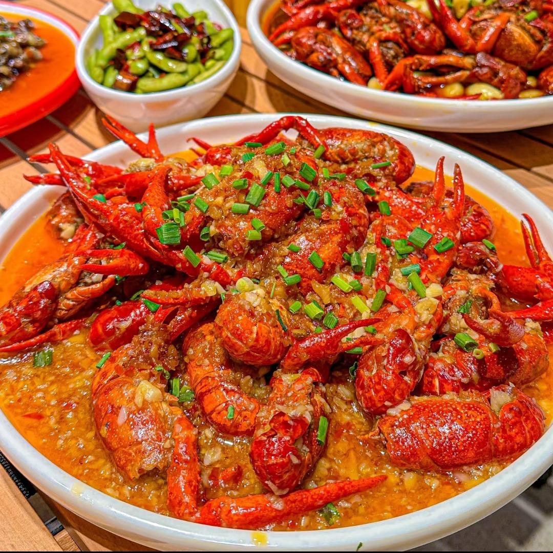 何记小龙虾馆