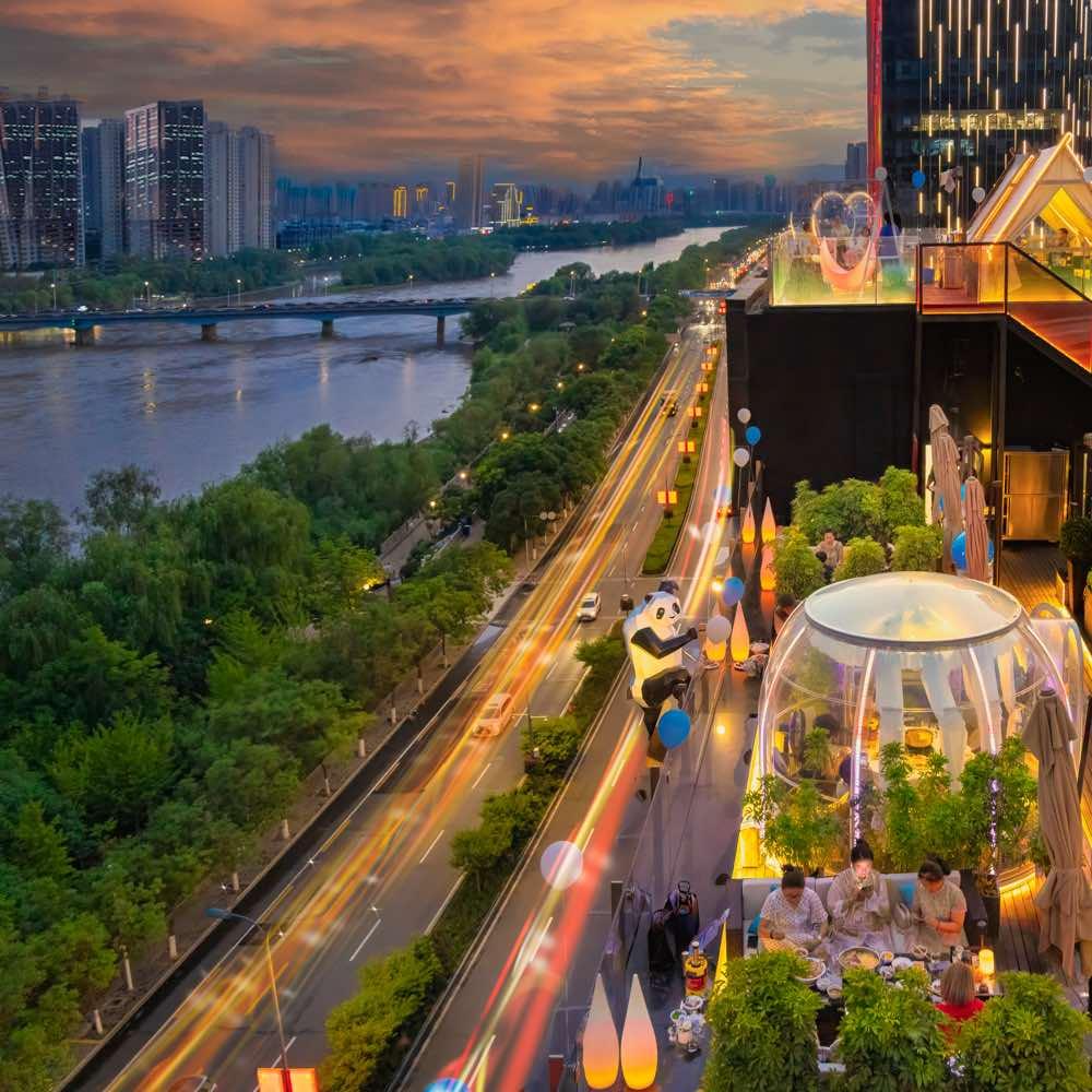 亚朵湾露天河景餐酒吧