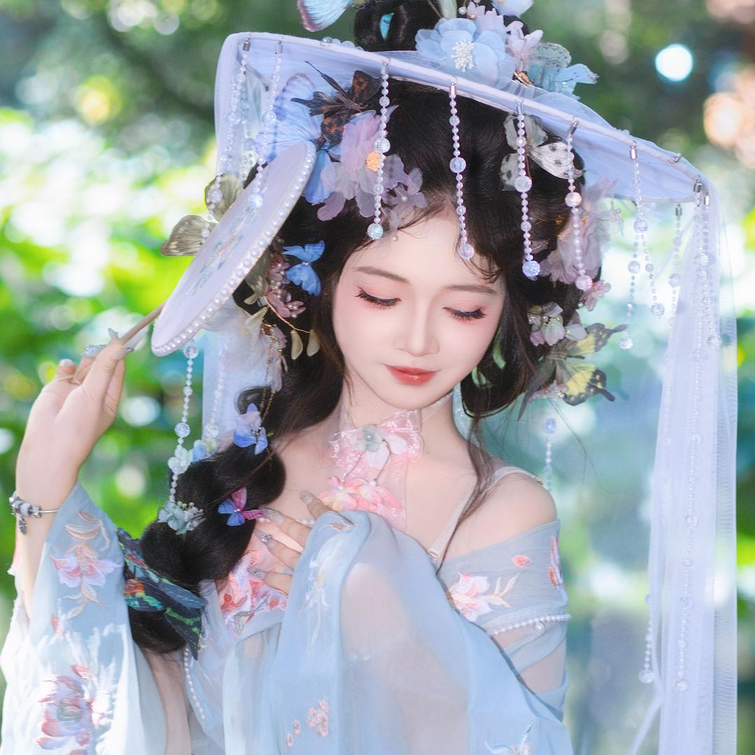 芳满庭汉服妆造馆