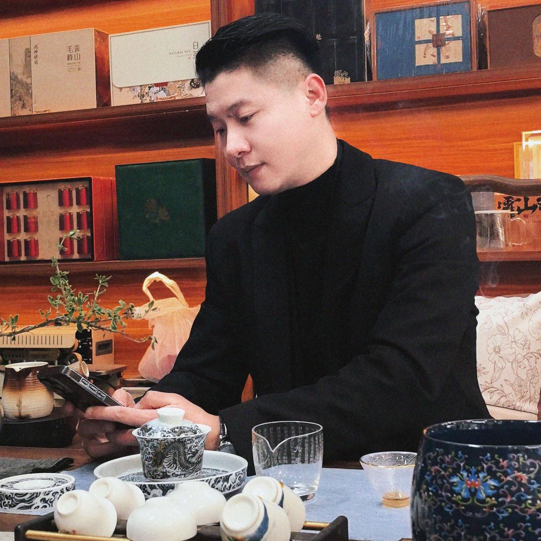 @坤哥（茶言梧月）