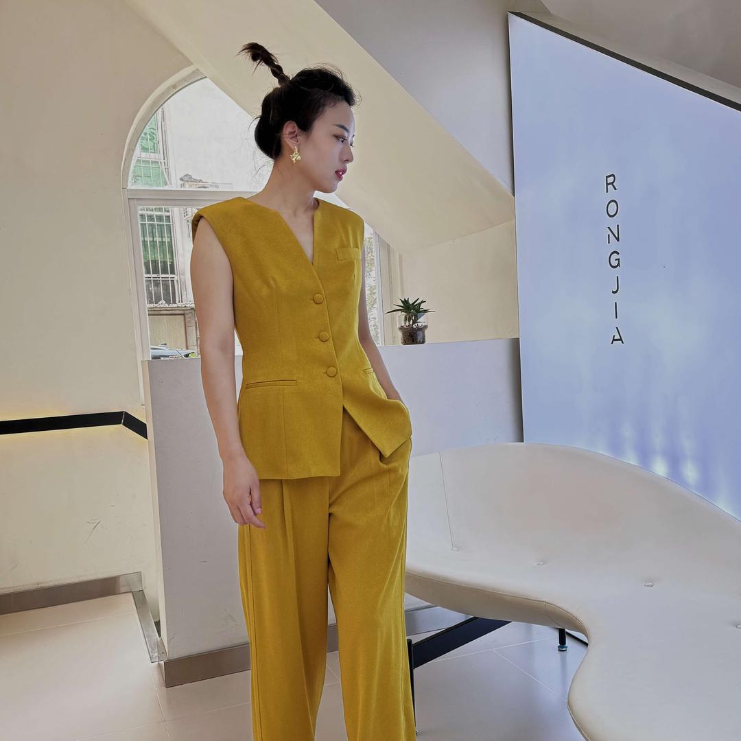 容家女装晓燕