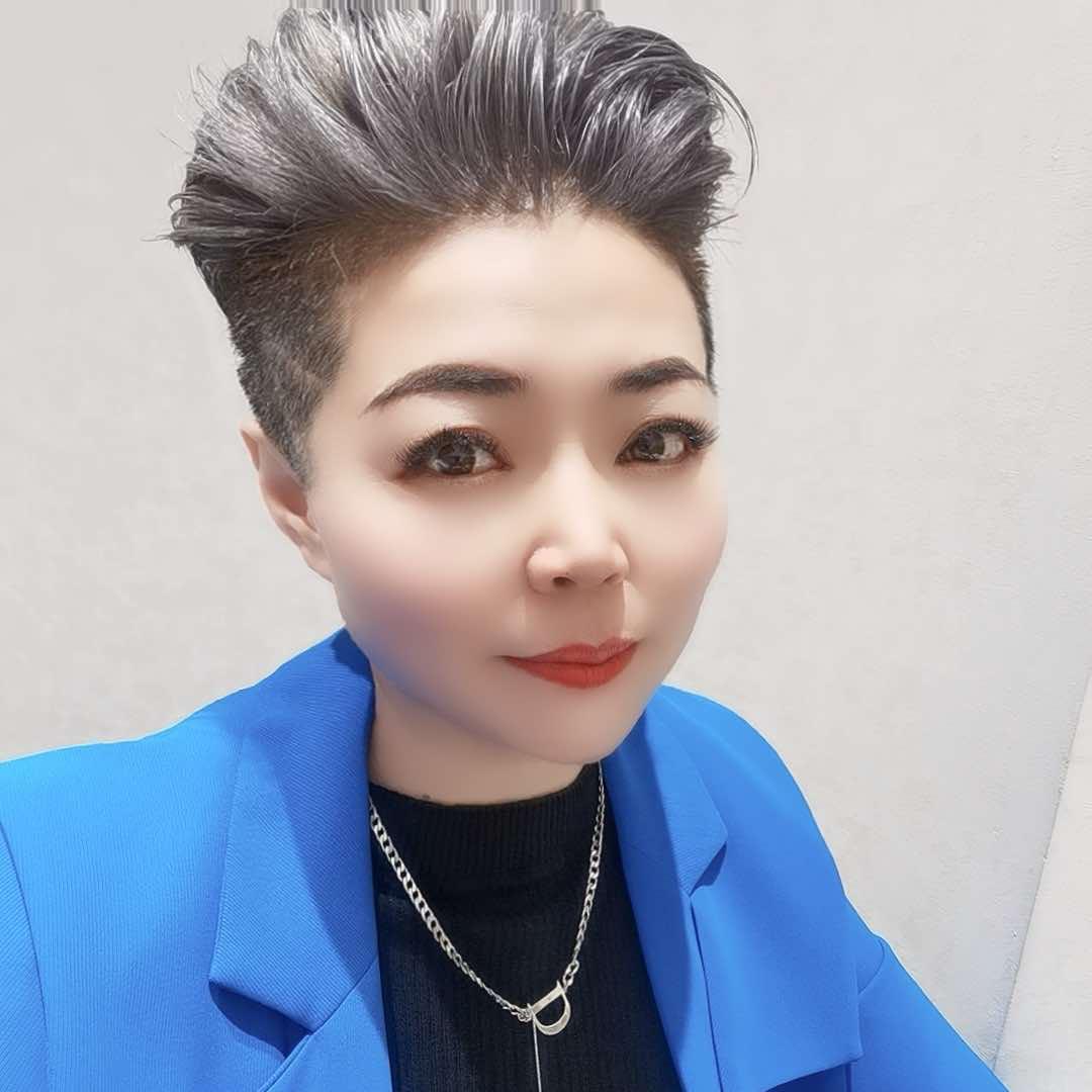 张纳 平邑简爱女装