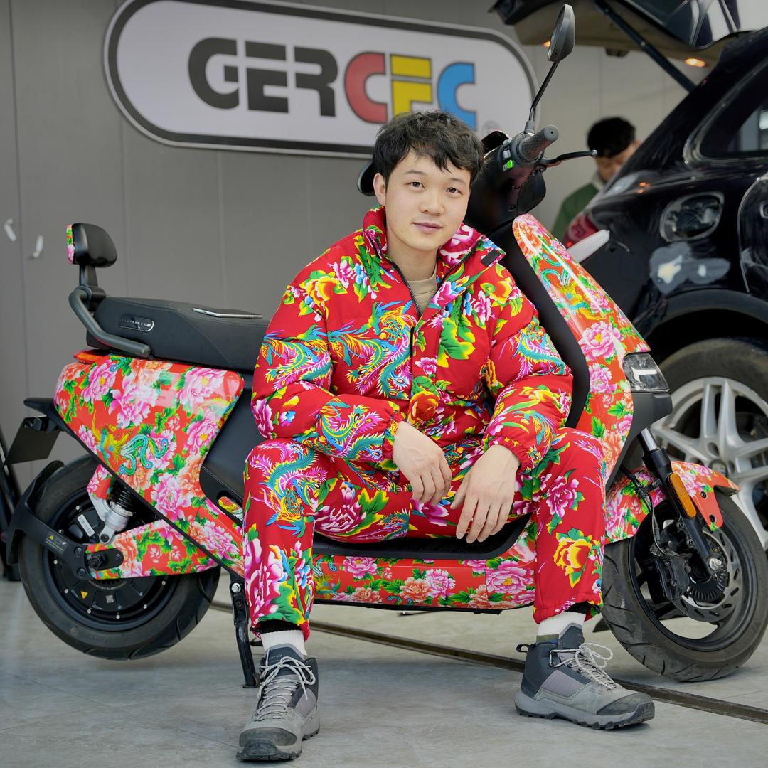 色彩世界贴膜旗舰店