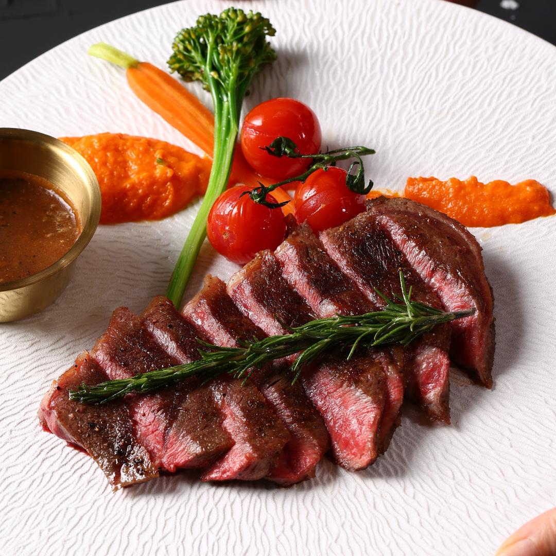 李李李炭火牛扒（火炬八街）