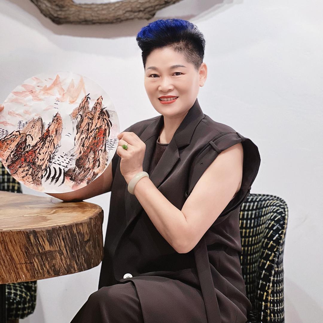 明姐 查理罗杰创始人