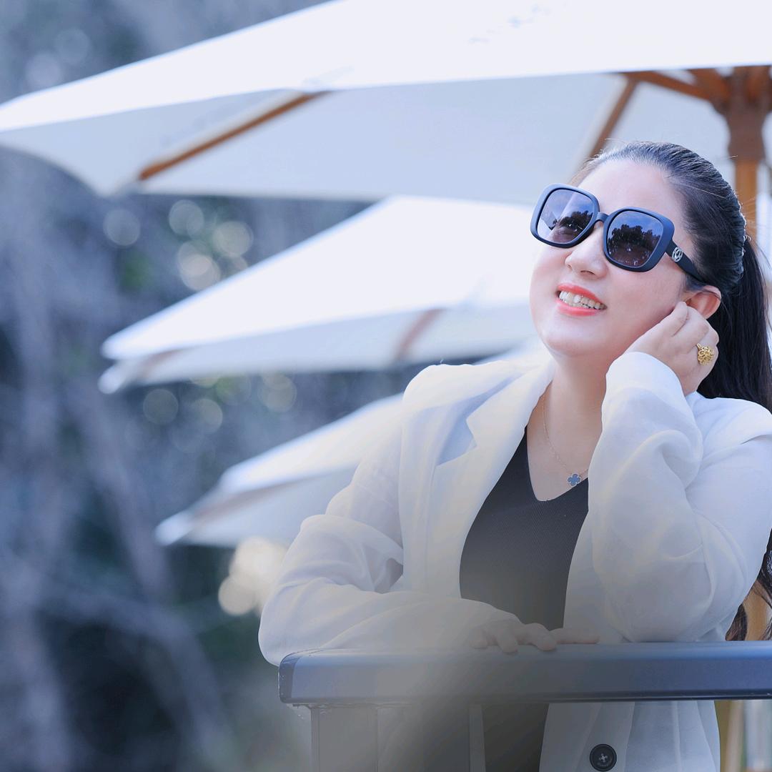 新亮点百变洗车女王红姐