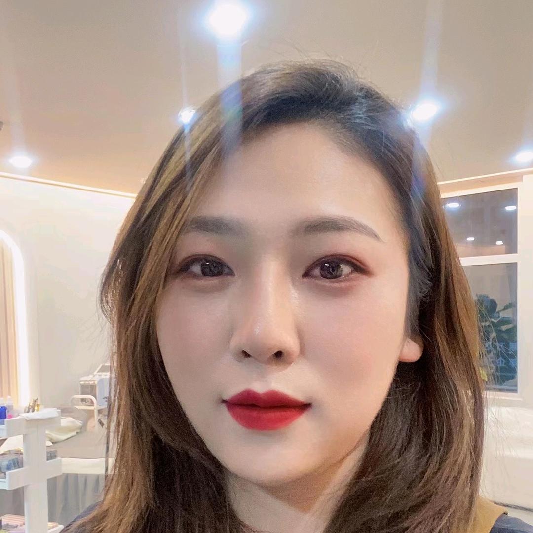 任晓青美睫美甲创意屋