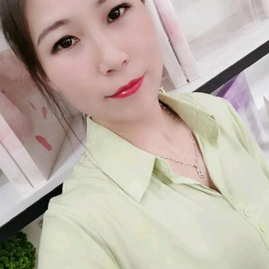 轻素栖花里美妆日化南溪香香