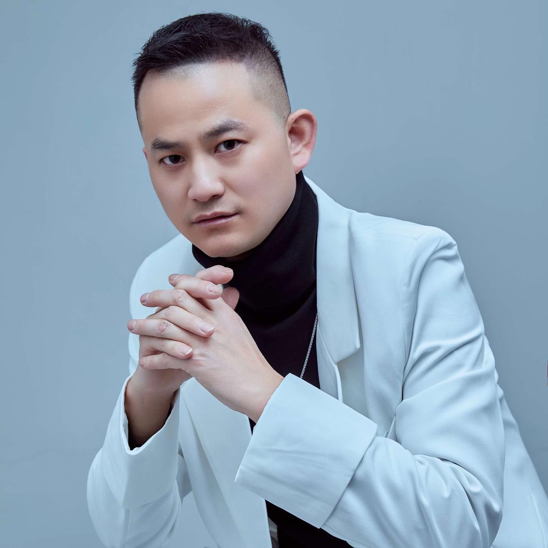 冠县顶点造型~发型定制欧阳老师