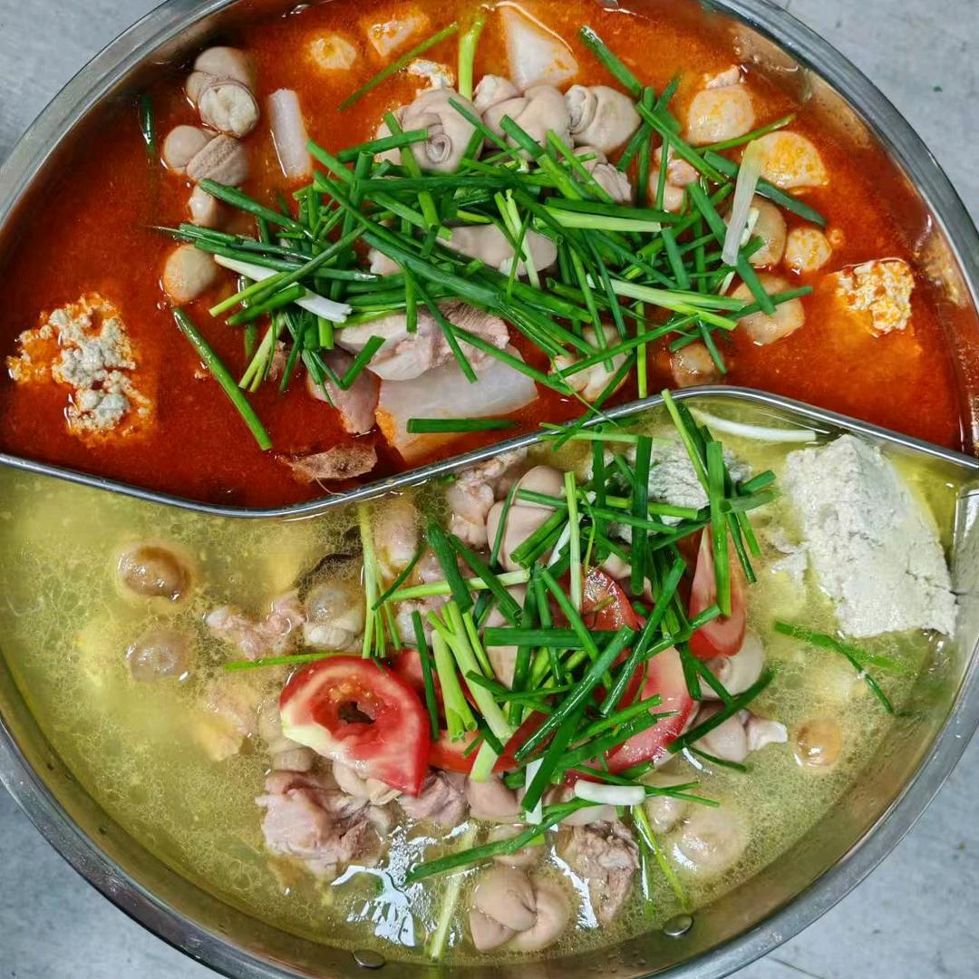 秋妹特色小肠炖鸡