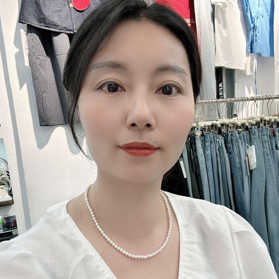 靓阁女装乐平女人世界主通道