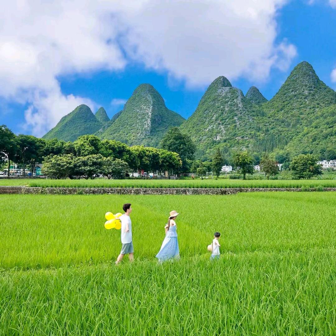 白鹿民族服饰