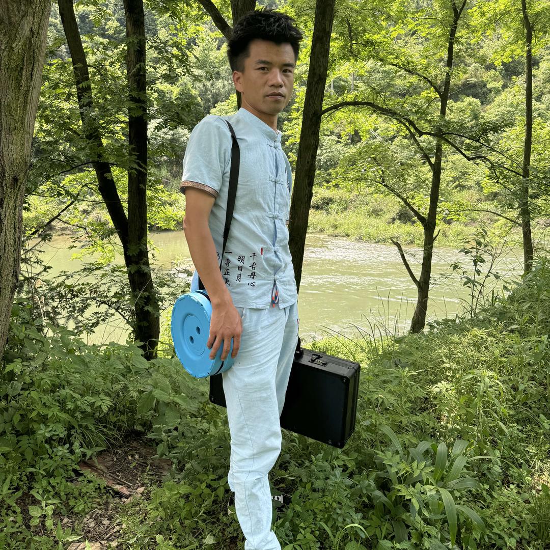 发型师阿俊