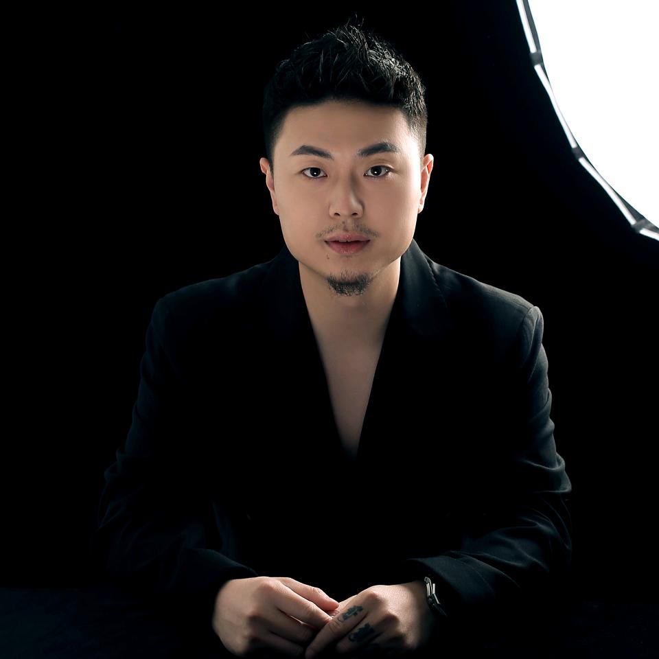 鲅鱼圈华强减龄发型专家