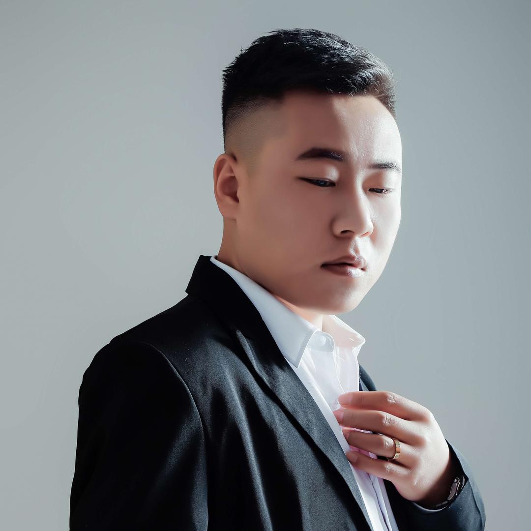 灵石阿陶发型设计