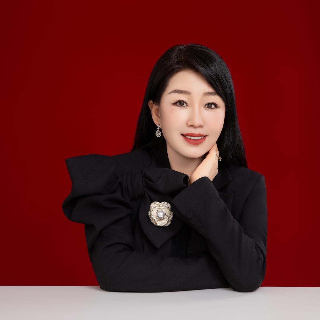 瑷米米莉·梵姿莉