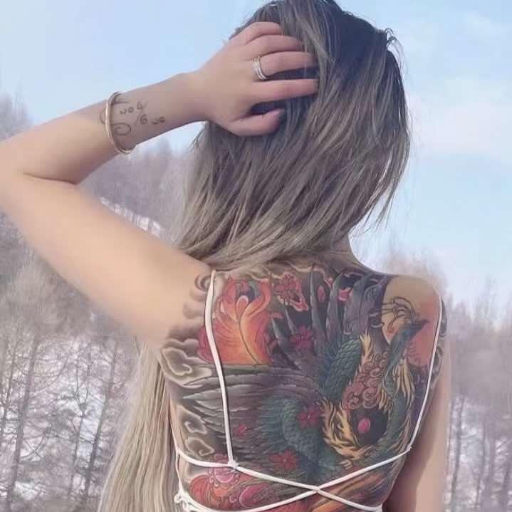 💋美梨人专业化妆美甲美睫 纹身