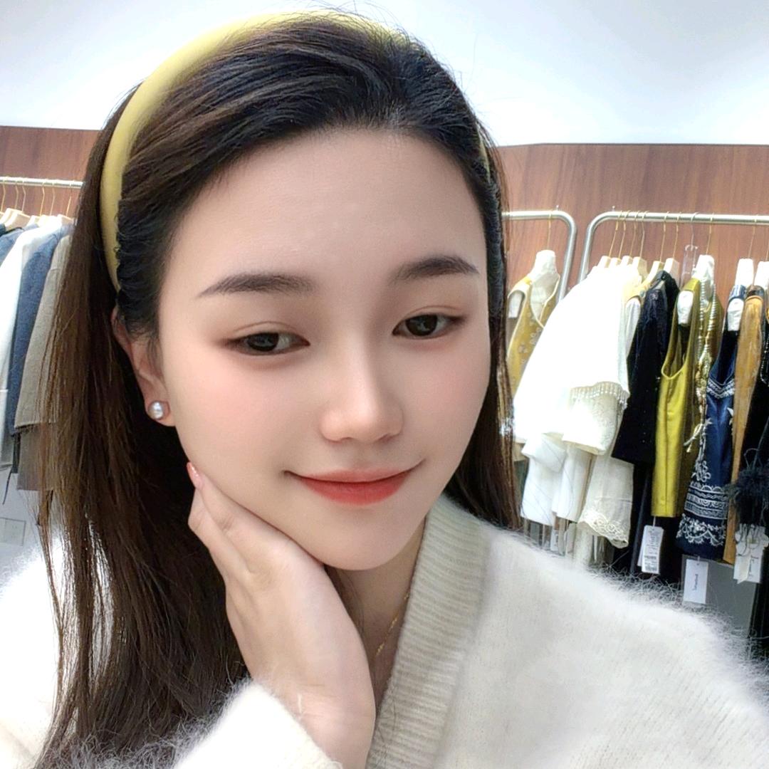 江西省丰城市九月女装