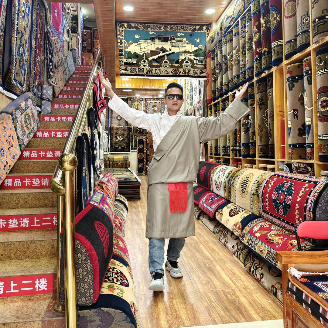 桑株孜天佑地毯坊