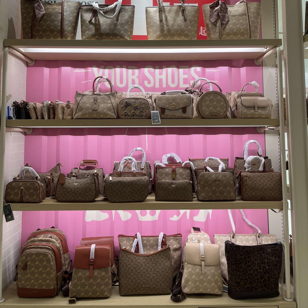 天一百货(维多利店)保罗包包