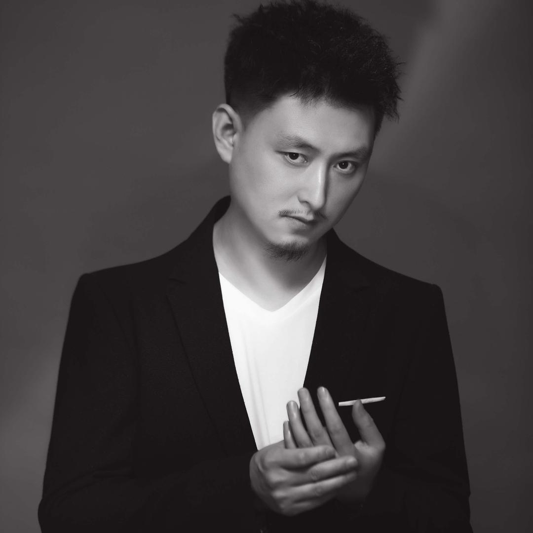 亖男主角官方号