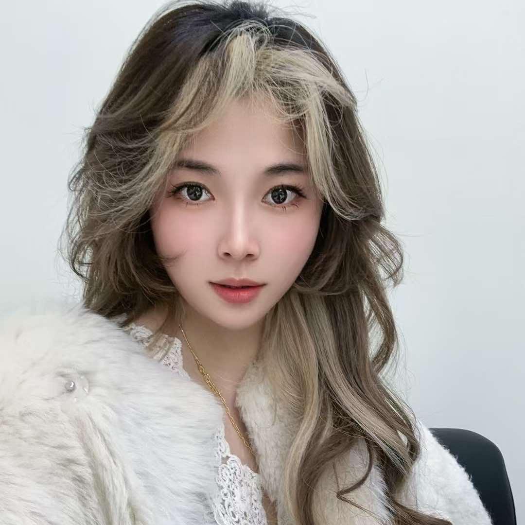 在玉山做头疗的小乔