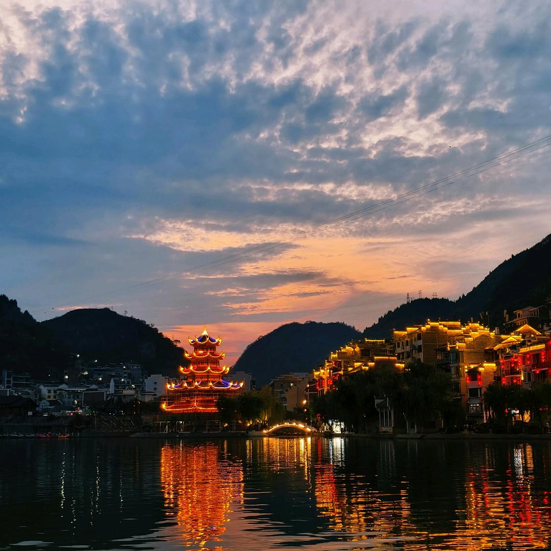 三春酿谷河景餐厅