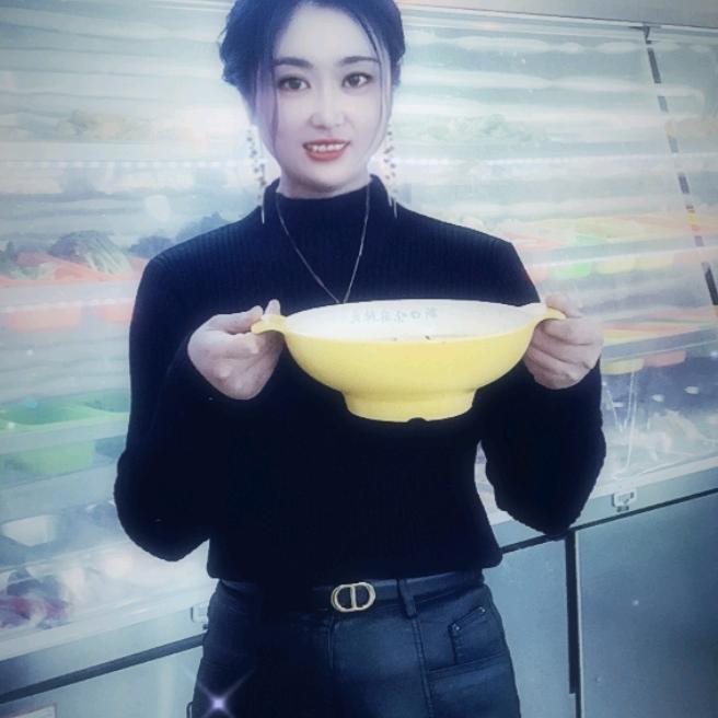 宫里镇新口味麻辣烫九妹