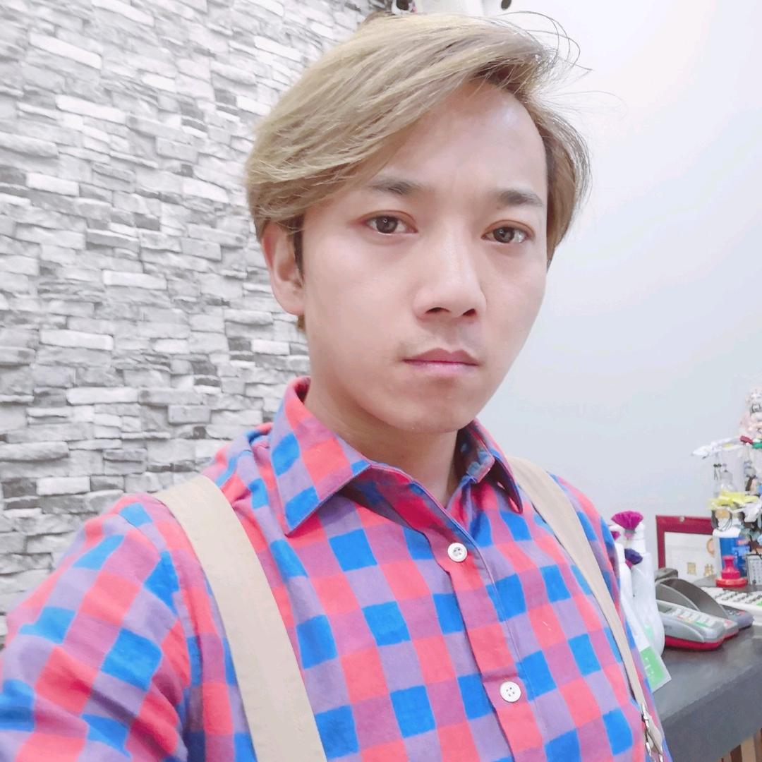 大冶烦脑丝烫发店长阿秋官方号