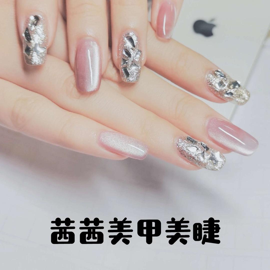 龙里茜茜美甲美睫工作室