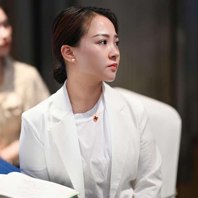 芮蒽瑜伽(美兰湖店)官方号