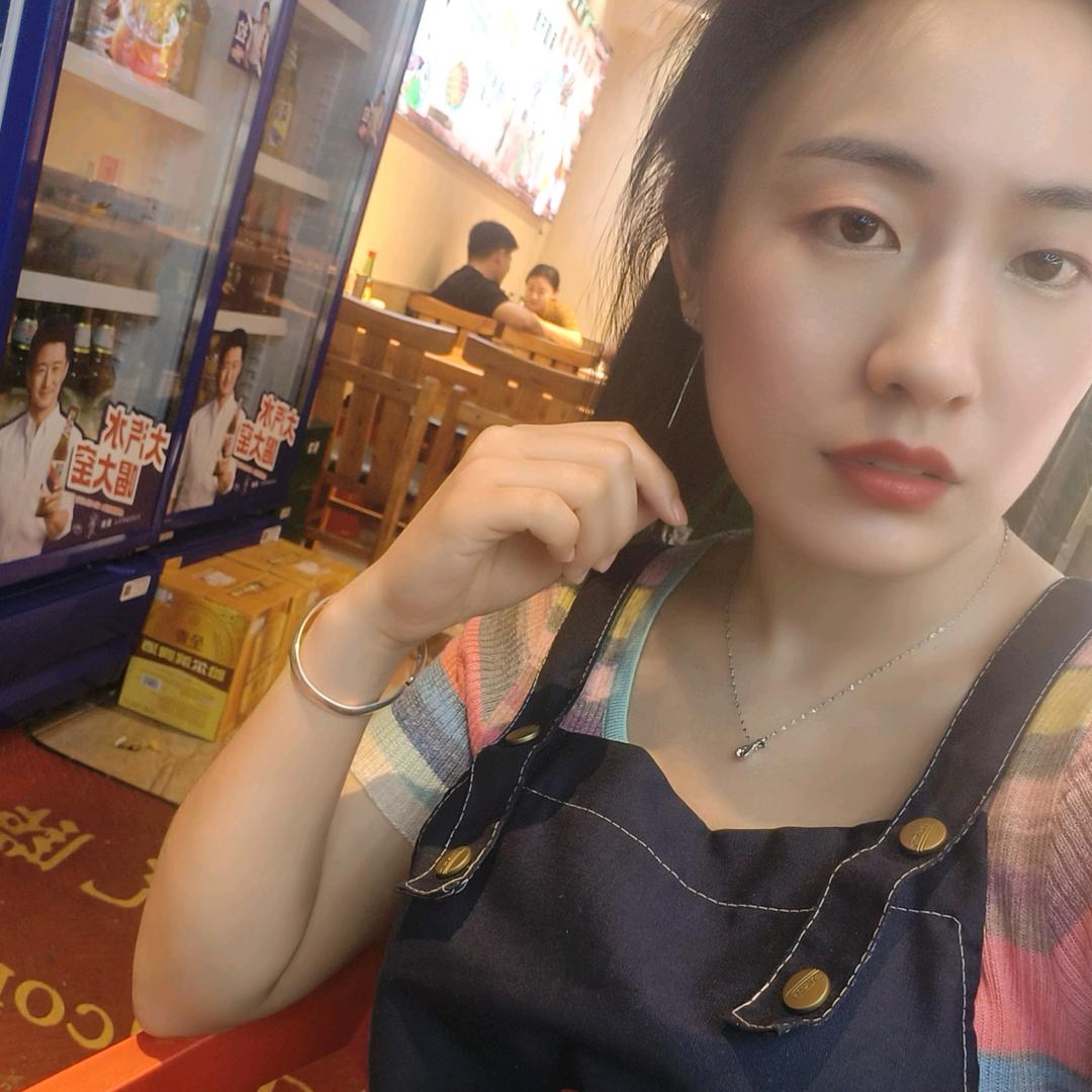 名城老街烧烤店