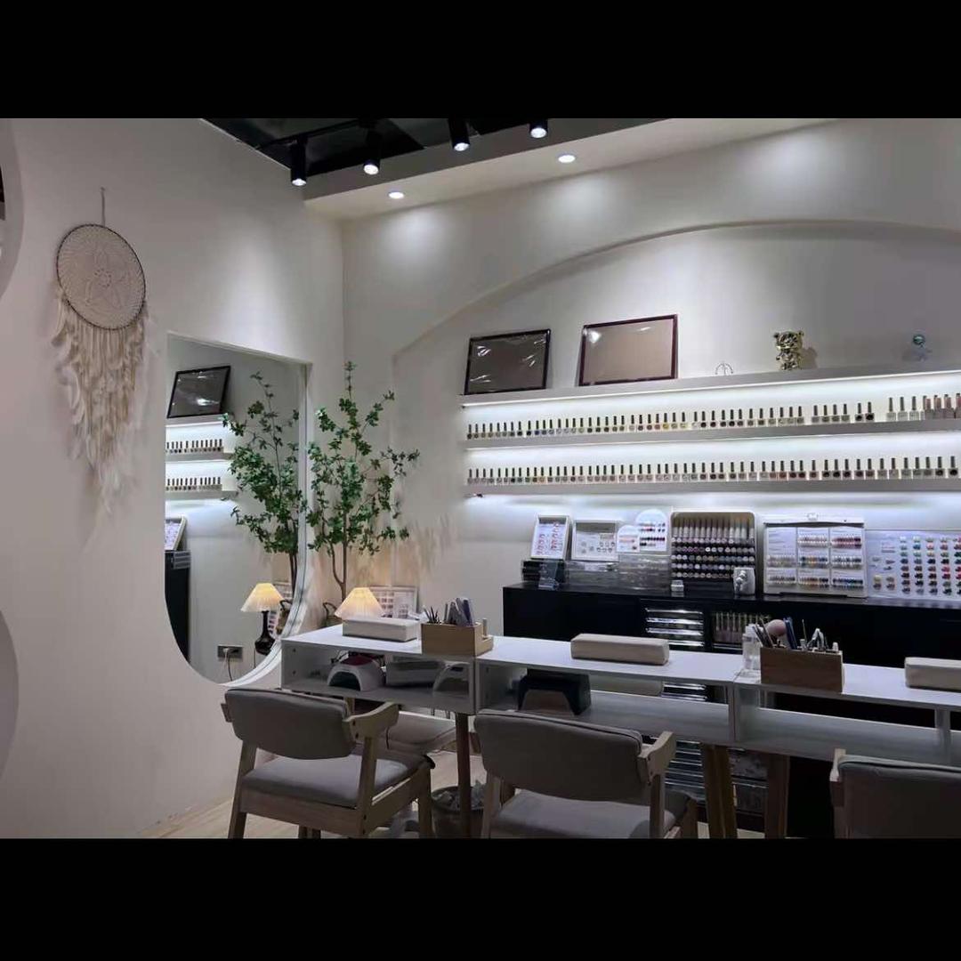 驿甲美甲美睫店