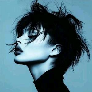 卡丽龙潮牌发艺沙龙